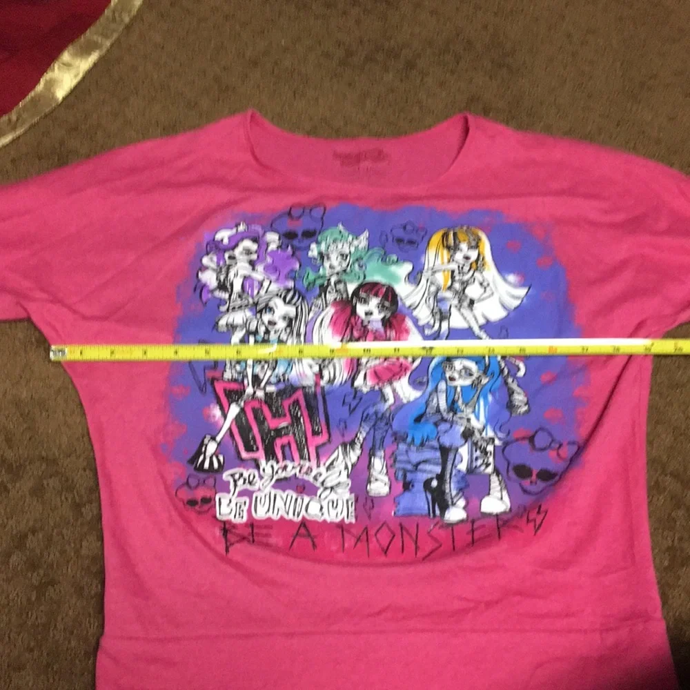 Monster High size 16 Girls wide sleeve pink tshirt great for Halloween EUC
